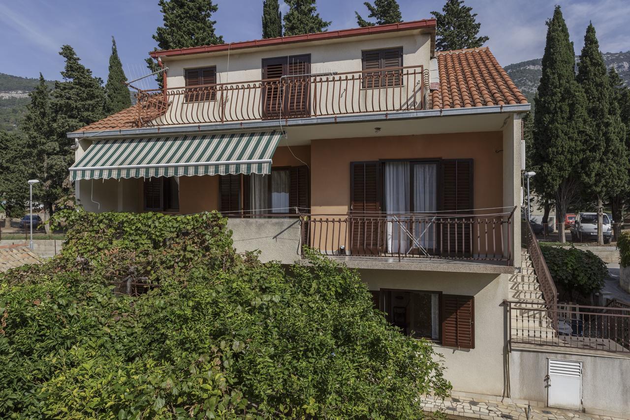 Apartmani Jordana Komiza Exterior photo